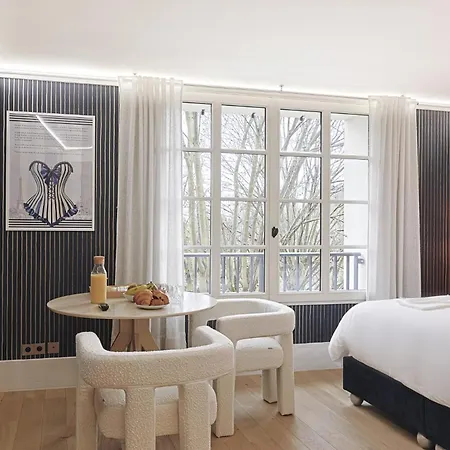 Divine Couture - Vivienne Carrières-sur-Seine